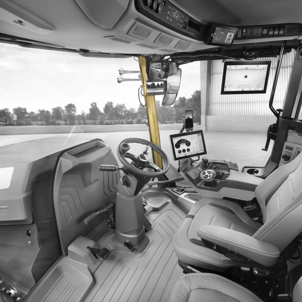 CLAAS Xerion 12 right A-pillar – CabGear cab identification