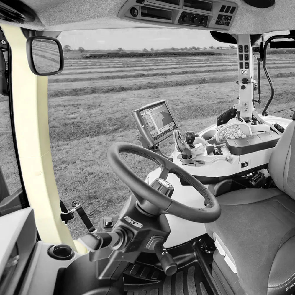 New Holland T7 Horizon right A-pillar – CabGear cab identification